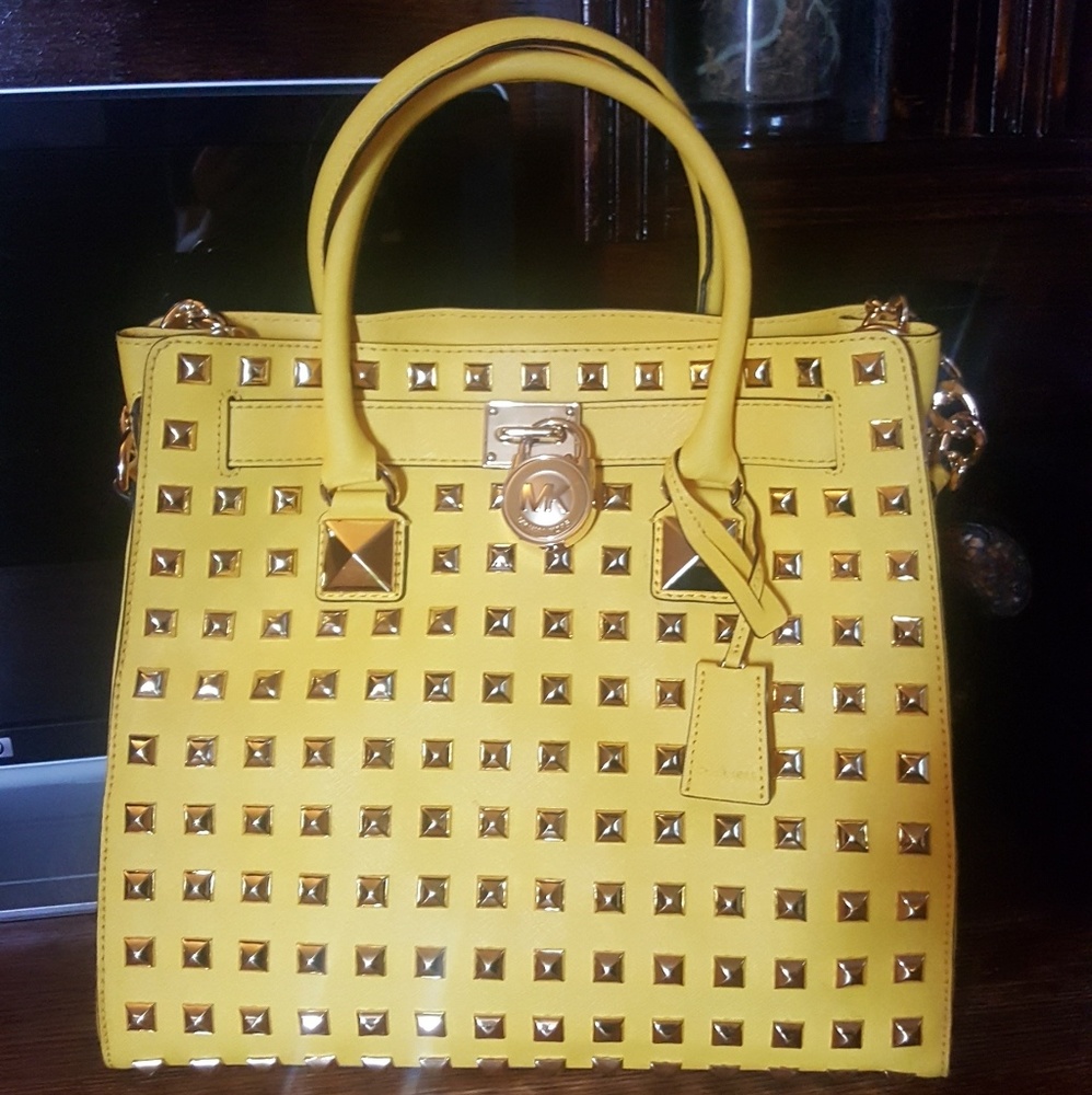 🔥SOLD🔥SOLD🔥Michael Kors Xlarge Studded Handbag